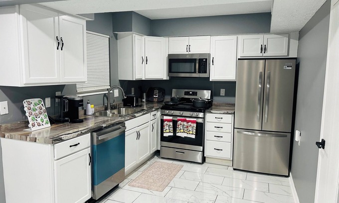 Columbus House | Charming 3-bedroom house with WiFi and AC in enchanting Columbus