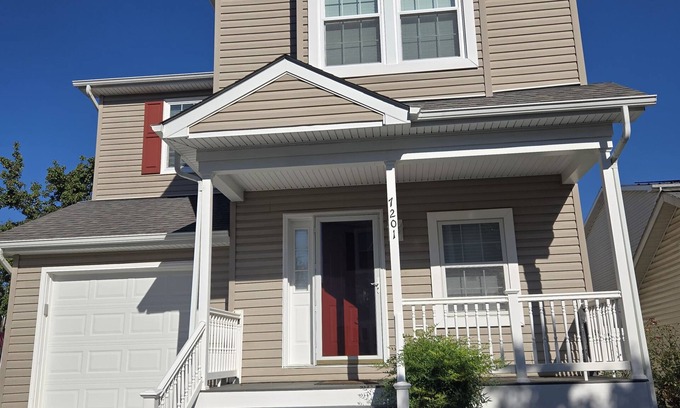 Elkridge House | Charming 3-bedroom house with vaulted ceiling and basement in Elkridge