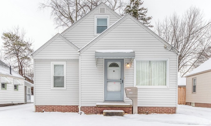 Canton House | Charming 3-bedroom house in delightful Canton with WiFi, AC