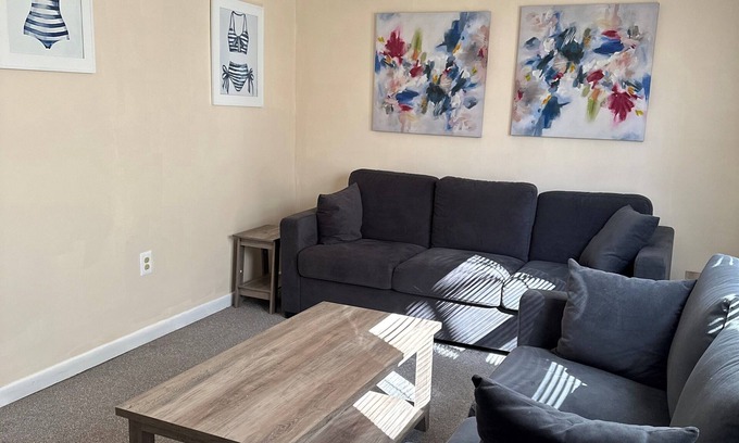 Somers Point House | Charming 3-bedroom house with Wi-Fi and AC located in tranquil Somers Point,