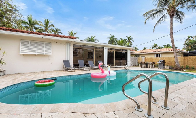Hollywood Lakes Villa | ★CHARMING 3BDR VILLA W/PRIVATE POOL & SPACIOUS BACKYARD IN HOLLYWOOD