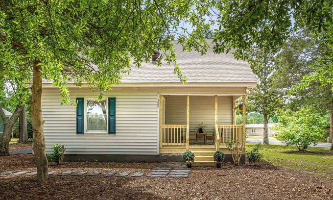 Old Town Cottage | Charming 3BR/2BA Cottage in the Village of Pinehurst –Walk to Almost Everything!