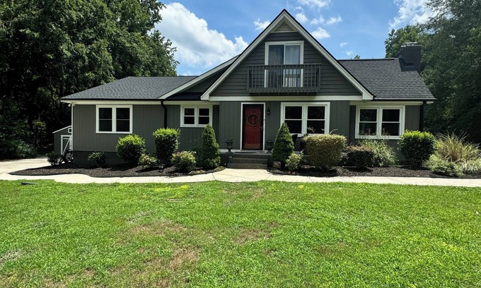 McCain Other | Charming 4-bedroom farmhouse in peaceful Cary