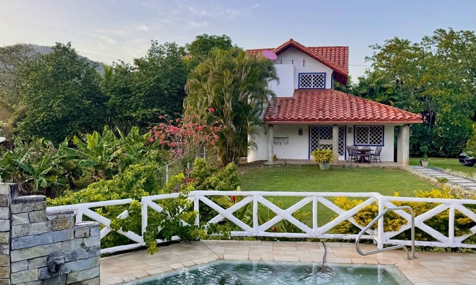 El Palmar House | Charming 4-bedroom house with pool and rancho 1 hour from the city