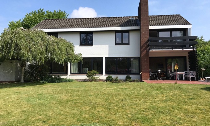 Heide House | Charming 70s house with large garden