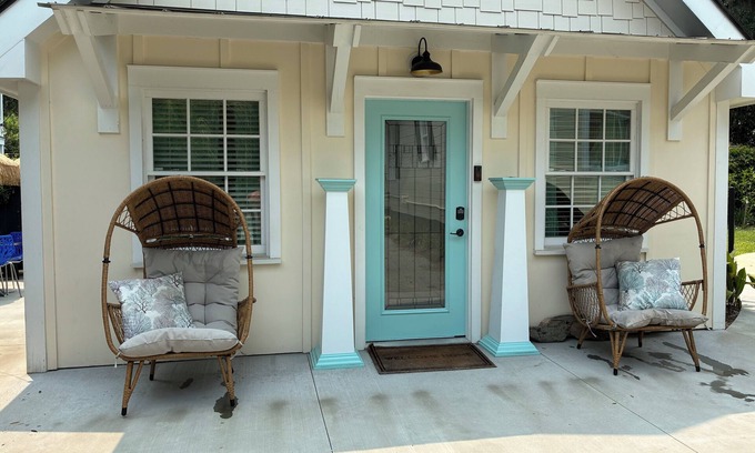 Beaufort Cottage | Charming ADA Compliant cottage in Historical Beaufort, SC.