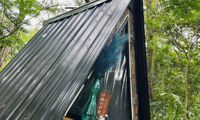 Fellowship House | Charming AFrame Tiny home sleep capsule bungalow with AC & WiFi in Great Ocala