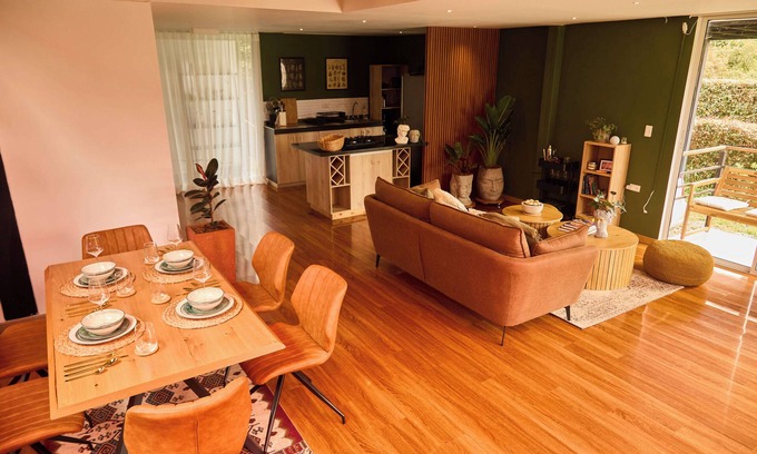 Medellin House | Charming and Luxury 3-bedroom house with WiFi in enjoyable Medellín