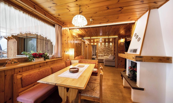 San Giovanni di Fassa Apartment | Charming Apartment “Majon d’Aisciuda Marmolada” with Mountain View