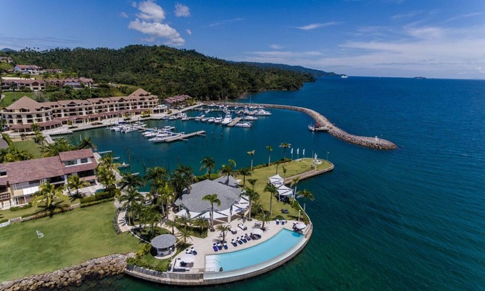 Puerto Bahia Apartment | Charming Apartment in Puerto Bahía The Bannister with Balcony and Sea View.