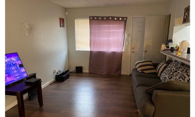 Stockton House | Charming apt 5 mins from University of Pacific.