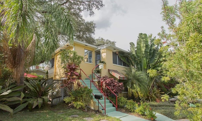 SoHo Apartment | Charming Apt. in Historic District