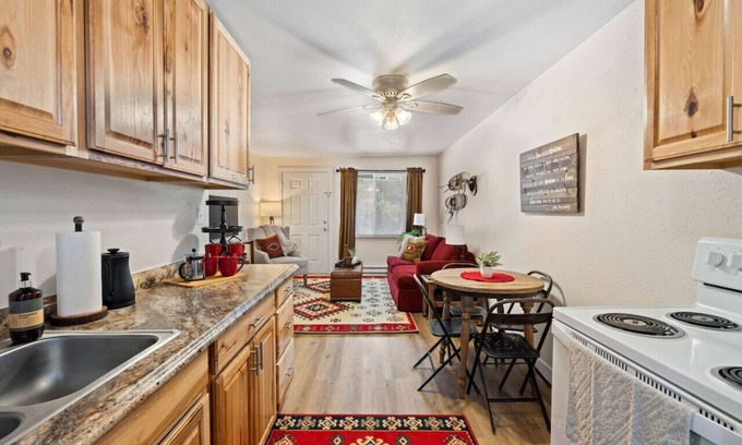 Columbia Falls Apartment | Charming Apt Near DT Columbia Falls w/Pickleball