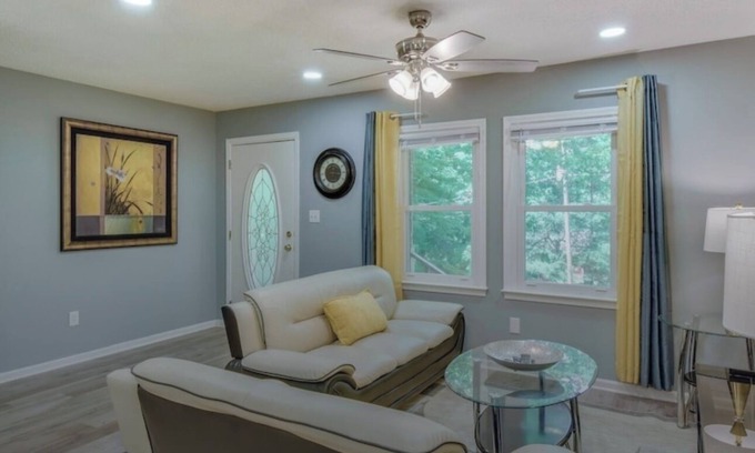 Athens House | Charming Athens Home With Deck-Near Sanford Stadium!
