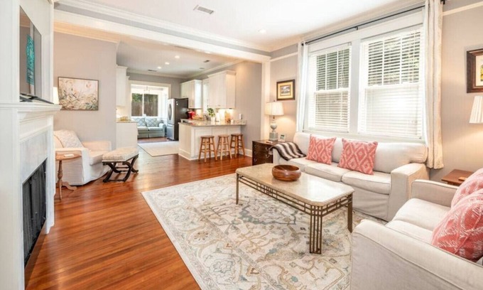 West Ashley House | Charming Avondale Home ~ 5 min from Downtown!