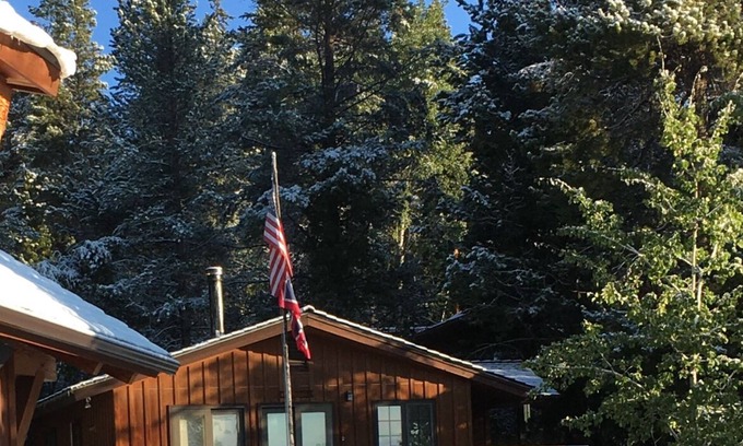 Wilson Cabin | Charming Bavarian-inspired 2-bedroom cabin in Wilson