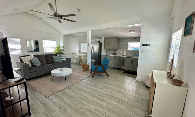 Clearwater Beach Cottage | Charming Beach Cottage just steps away from Beautiful Clearwater Beach!