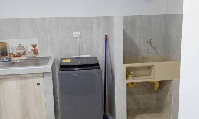 Cali Bed & Breakfast | Charming bed & breakfast in marvelous Cali with WiFi