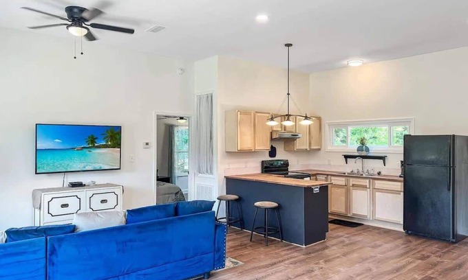 Fairhope House | Charming Bungalow Min From Shopping & Beaches