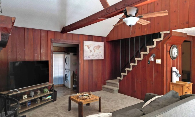 Mi-Wuk Village Cabin | Charming cabin with WiFi in Mi-Wuk Village