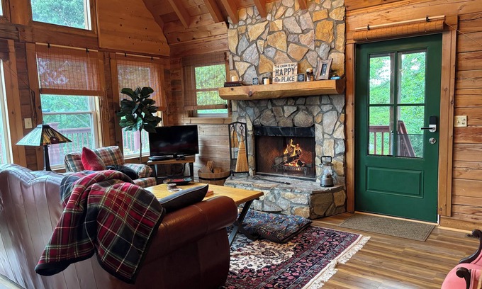 Bostic Cabin | Charming Cabin with Incredible Mountain Views