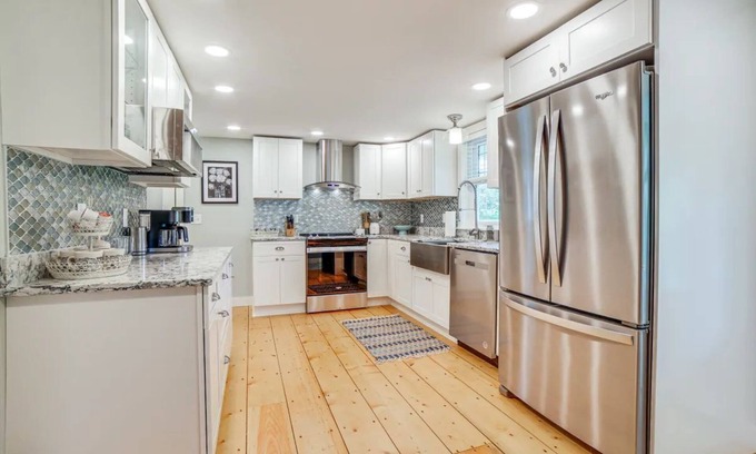 Cavendish Cottage | Charming Cavendish Cottage: All-Season Retreat for fun and relaxation!n