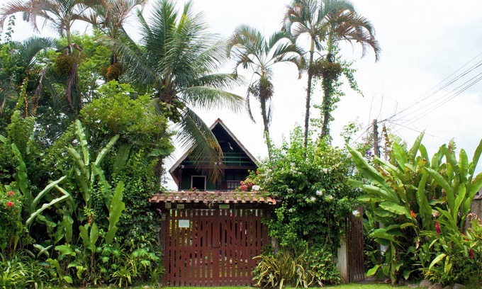 Mambucaba Ski Chalet | Charming Chalet in front of the sea, on Jabaquara beach - Paraty, 5 min. from the Historic Center
