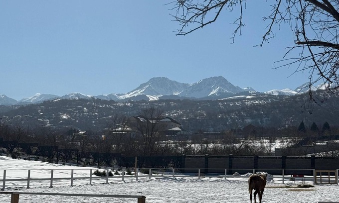 Almaty Ski Chalet | Charming chalet with WiFi and AC in wonderful Almaty with Mountain View