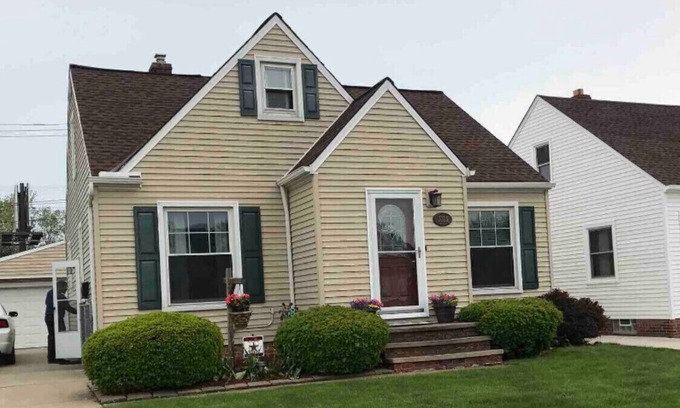 Parma House | Charming, Cheerful 3 Bdrm Smoke Free Parma Residential Home