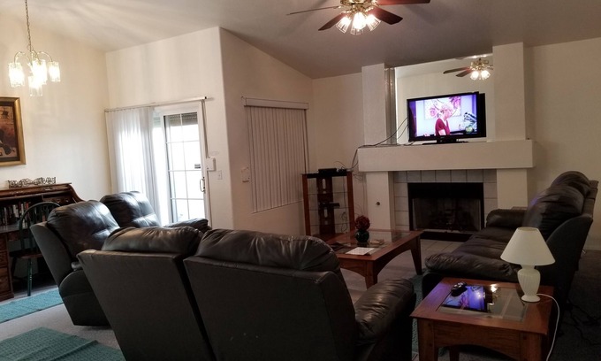 Summerlin House | Charming, Clean, Affordable 1-Story, Near Strip, Golf, Parks, n2+months 110