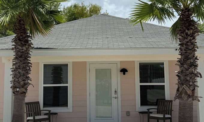 Fulton Cottage | Charming Coastal 1 Bedroom Cottage in Rockport, TX