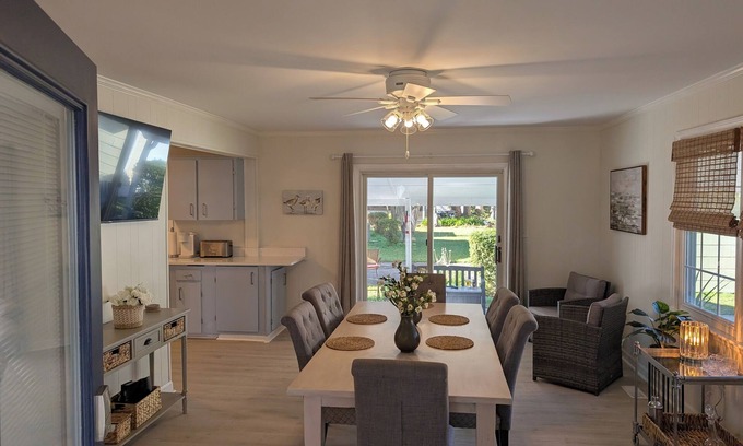 Georgetown House | Charming Coastal Retreat in Willowbank near Downtown Georgetown