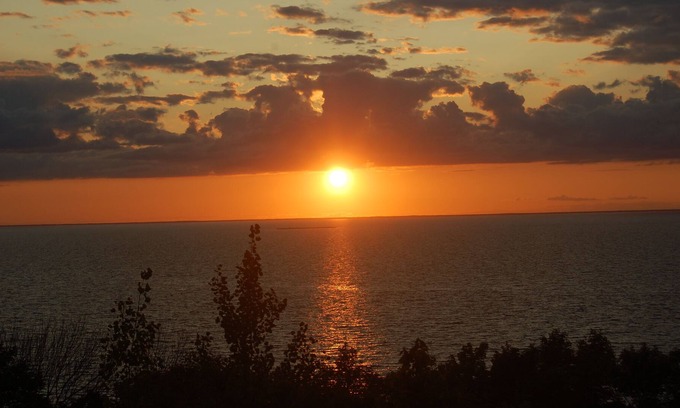 Egg Harbor Cottage | Charming Cobblestone Cottage at Horseshoe Bay