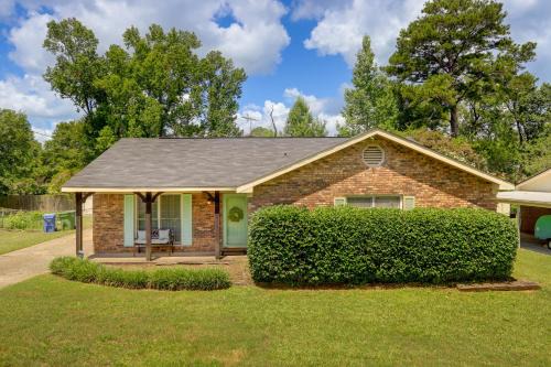 Fortson House | Charming Columbus Home with Yard - 10 Mi to Dtwn!
