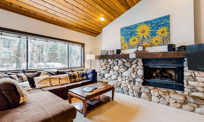 Ketchum Condo | Charming condo with mountain views, fireplace, hot tub & deck