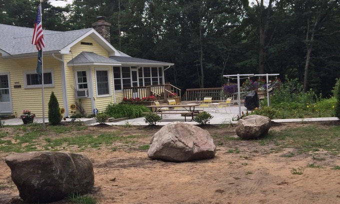 Shelby Cottage | Charming Cottage at Stony Lake just one block from Lake Michigan & Stony Beaches