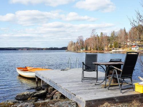 Ormaryd House | Charming Cottage by Sjunnaryd Lake