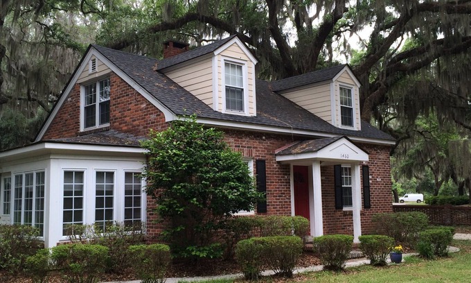 Pigeon Point Cottage | Charming Cottage in Beaufort Historic District
