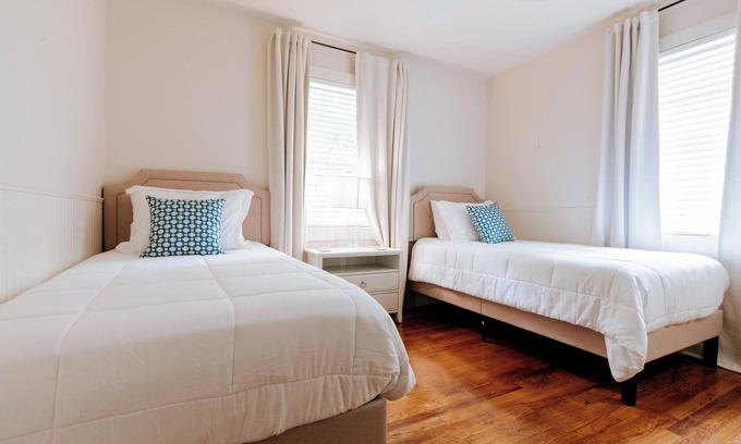 Crestline Heights House | Charming Cottage in Crestline Park