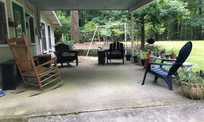 Sewanee Cottage | Charming cottage in wooded location