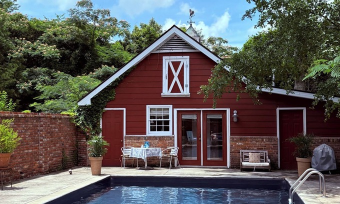 Aiken Cottage | Charming Cottage on South Boundary with pool