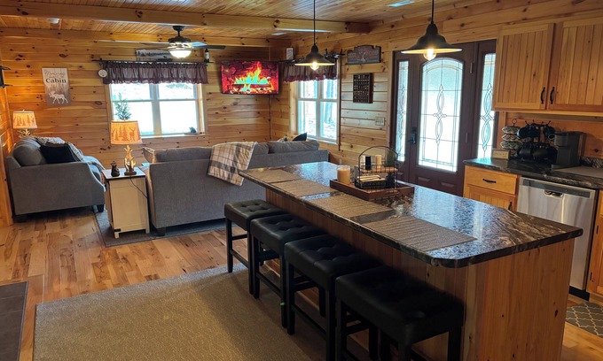 Rockbridge Cabin | Charming Cozy Cabin with breathtaking views in the heart of Hocking Hills