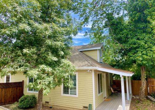 Grass Valley House | Charming Downtown Cottage