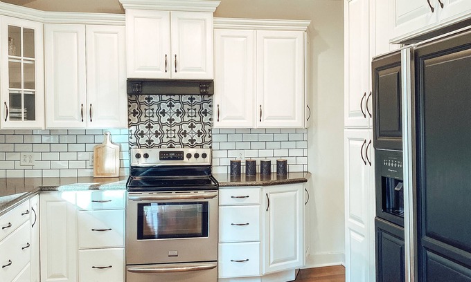 Baxter House | Charming Downtown Home, Walking Distance to The Monarch Wedding Venue