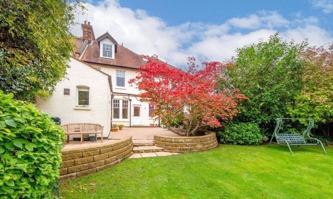 Elstree House | Charming Edwardian 5 Bed House | London
