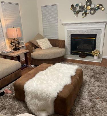 Charlotte House | Charming Entire 3 Bedrooms House with AC and Wifi