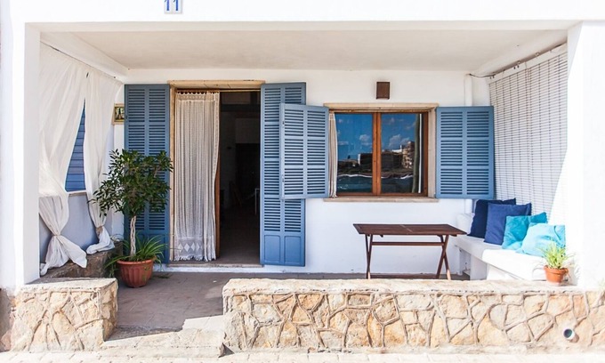 Colonia Sant Jordi Cottage | Charming House in front of the sea