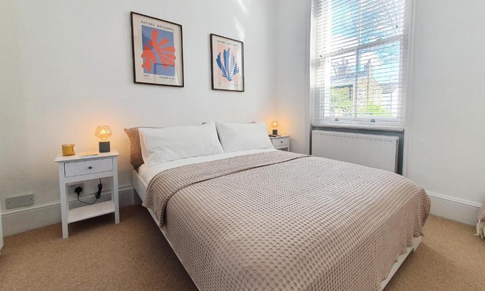 Bow Apartment | Charming flat in Bow, London
