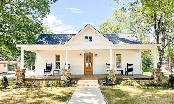 Monteagle House | Charming Home w/Grill and Firepit