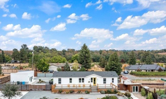 Healdsburg House | Charming house in Healdsburg with Pool and Hot Tub